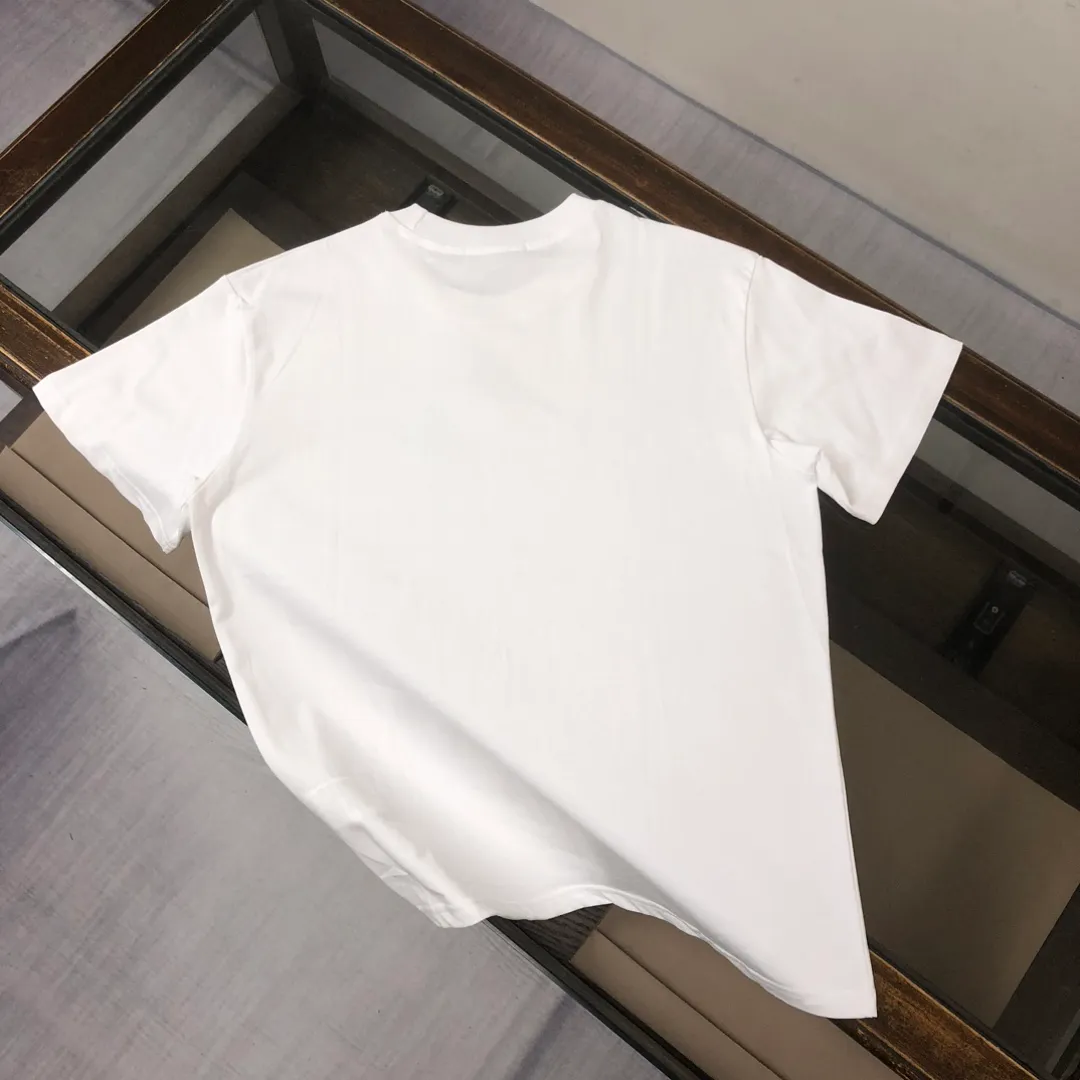 P150 🍃Stone Island 2025 latest T-shirt, couple style ~ original order, fashionable and casual short T-shirt, specially made of customized cotton fabric ~ 100% cotton T-shirt ~ pre-washed to prevent deformation and shrinkage problem, more comfortable and breathable on the body ~ All available from stock ~ unique design style, trendy must-have item, complete with three standards 👍 Color: black/white/dark gray/coffee Size: S M L XL (larger version, please state your height and weight when placing an order)